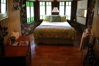 Bogie River Bush House Hotel